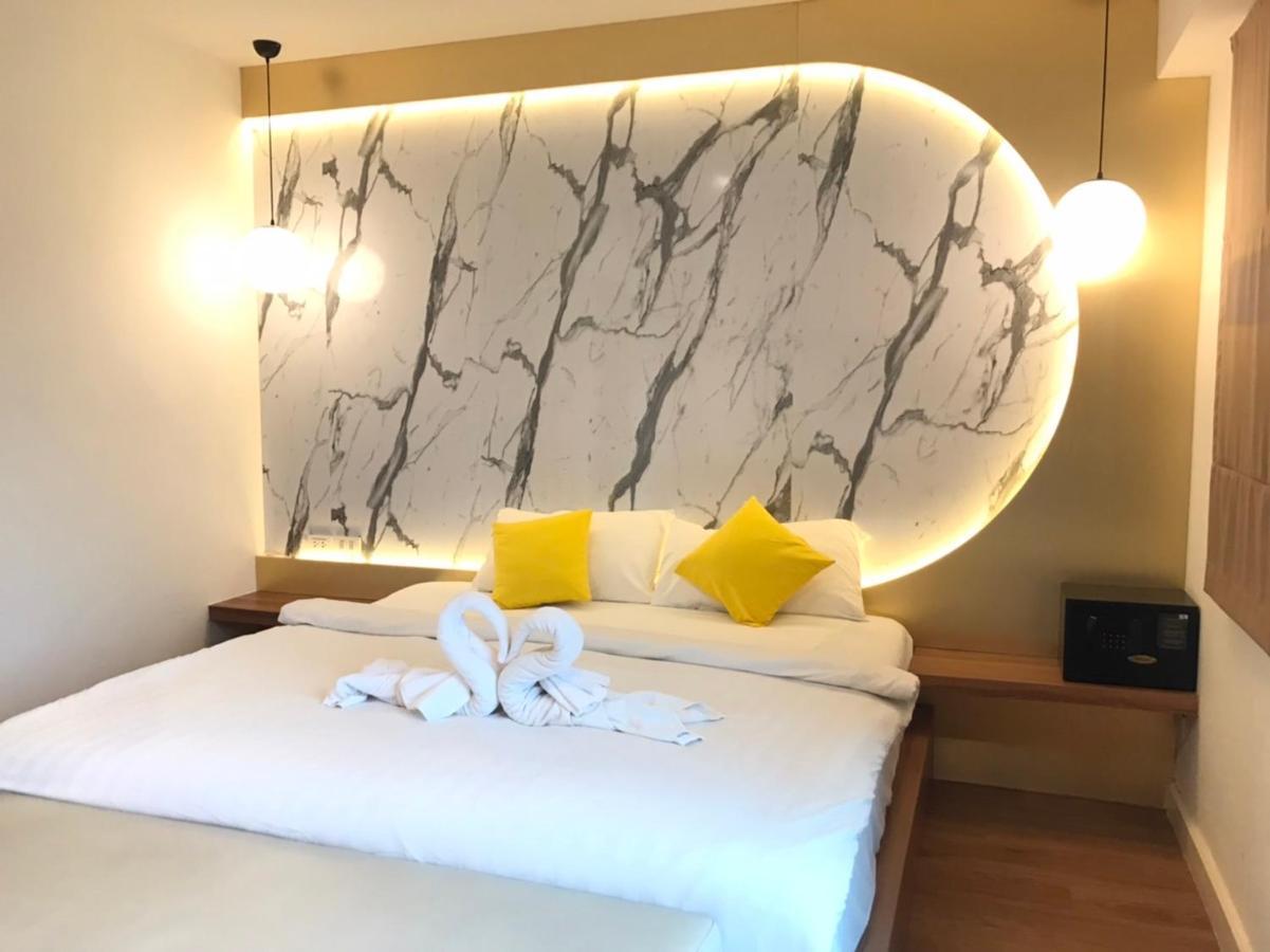 La La Moon Poshtel'n' Pool Frühstückspension *