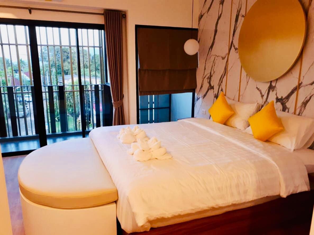 La La Moon Poshtel'n' Pool